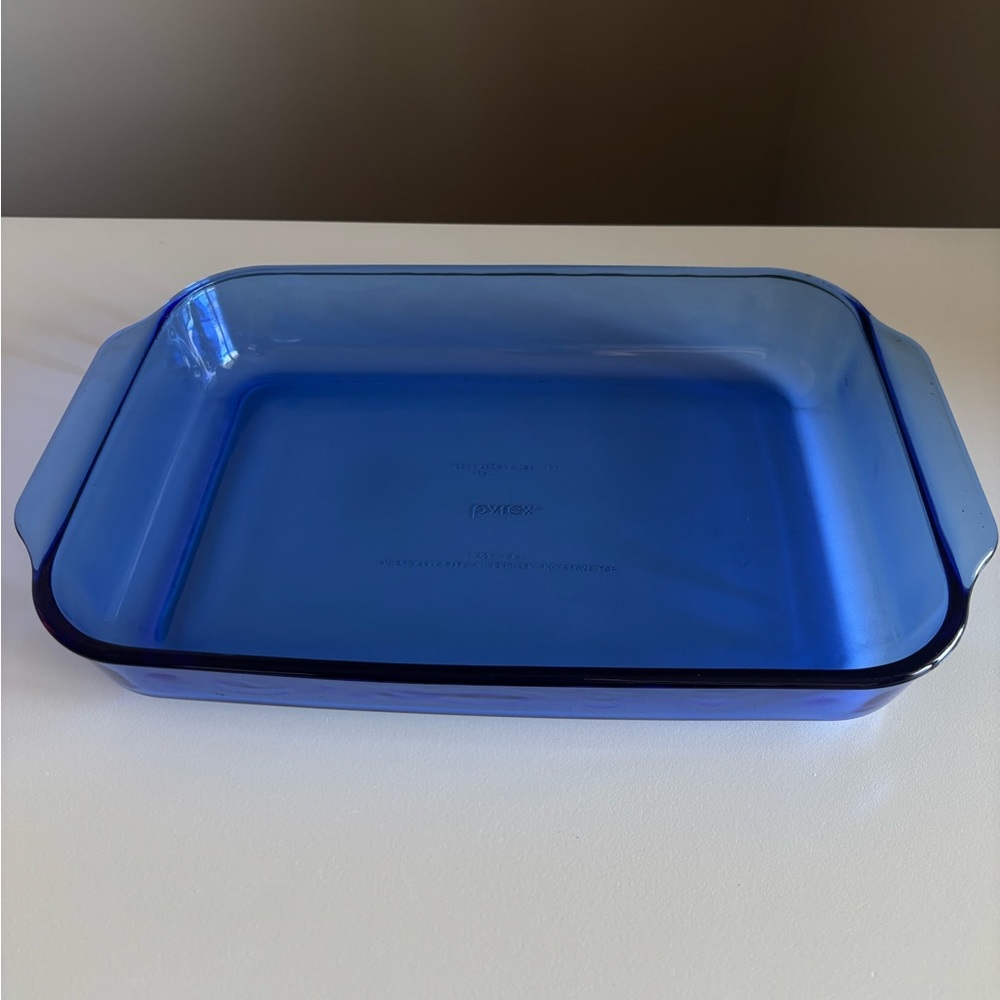 Cobalt Blue Pyrex Dish - Picture 1 of 9